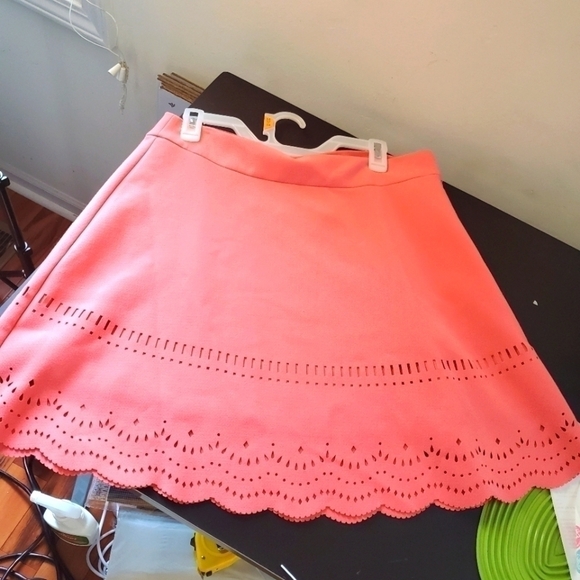 Ann Taylor Loft laser cut A line Coral Color Mini Skirt size 12 - Picture 7 of 14